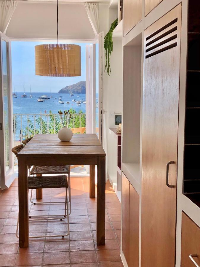 Beachfront Suite In Cadaques Center Exterior photo