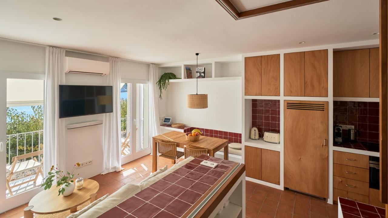 Beachfront Suite In Cadaques Center Exterior photo